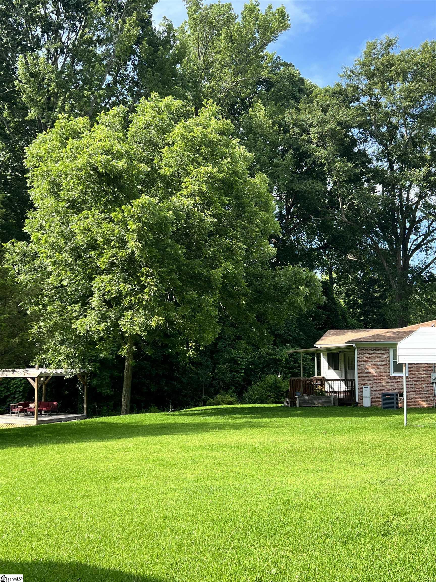 104 Fred Street Clinton, SC 29325 - Photo 5 of 32