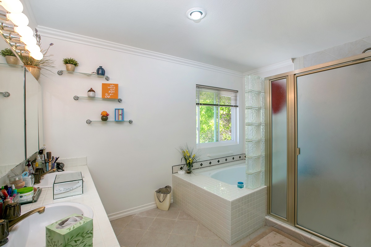 2641 Brighton Road Carlsbad, CA 92010 - Photo 16 of 23 Separate tub/shower and walking closet