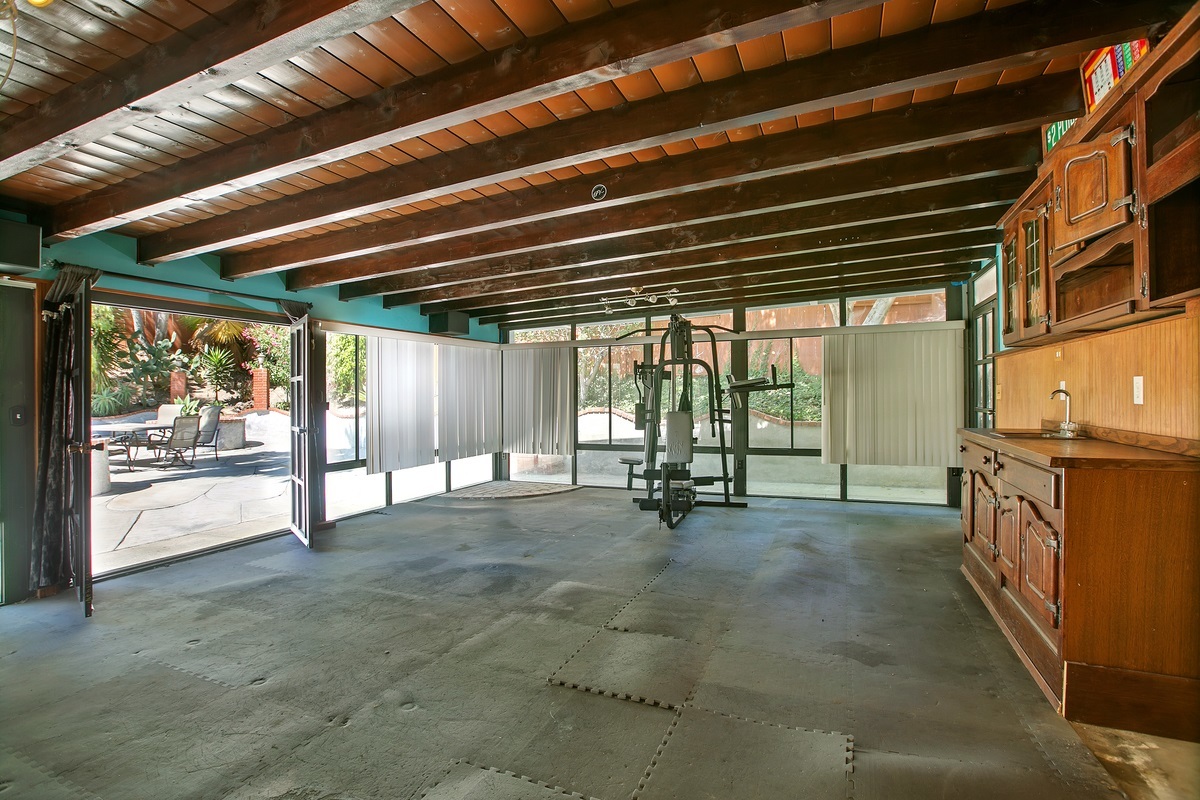 2641 Brighton Road Carlsbad, CA 92010 - Photo 18 of 23 Enclosed patio permitted.