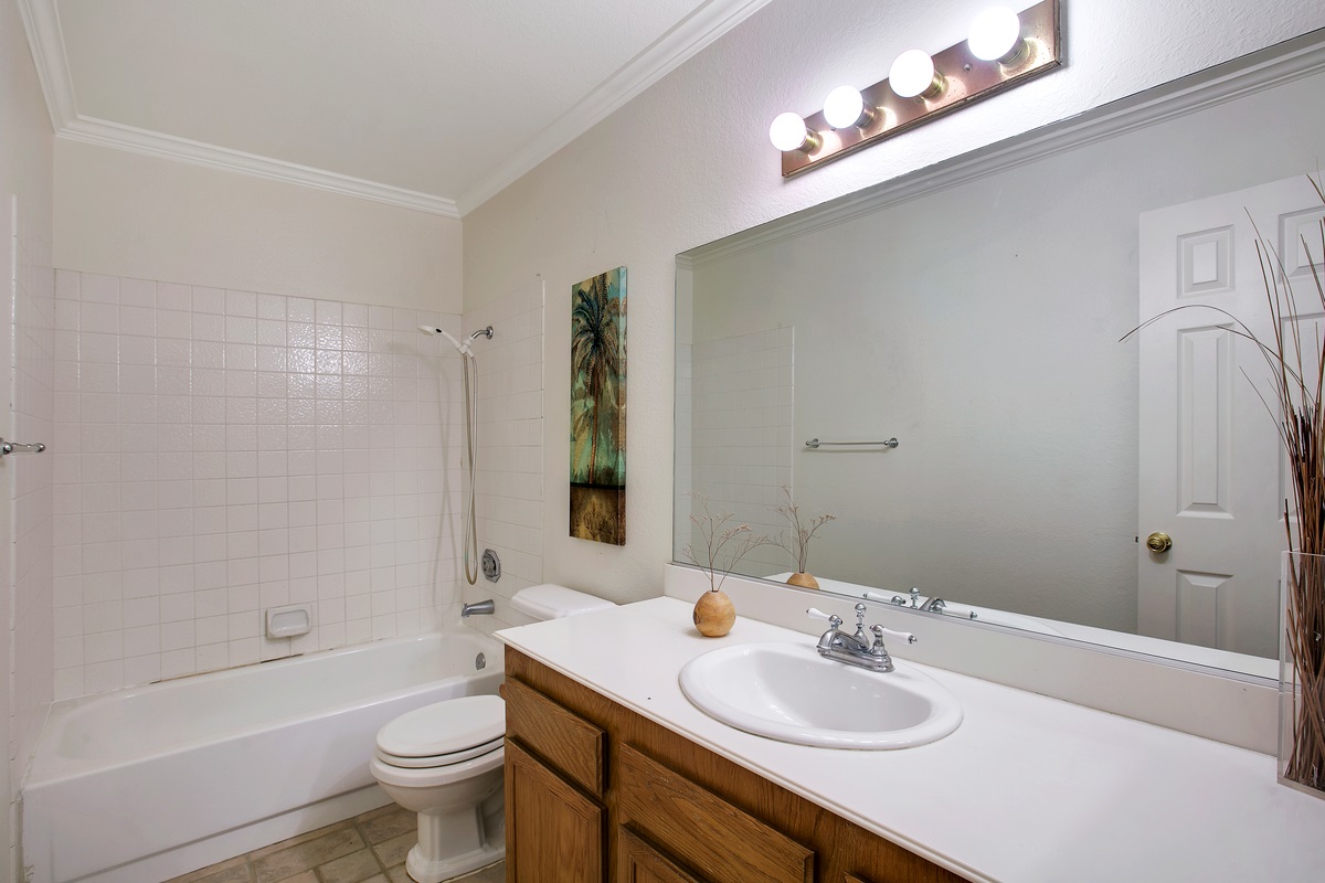 2641 Brighton Road Carlsbad, CA 92010 - Photo 7 of 23 Full bath 1st floor