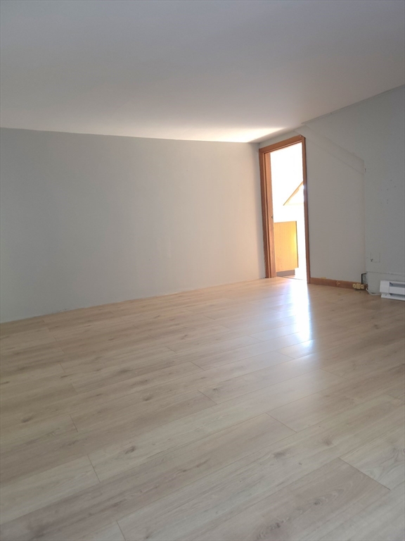 3 Jacobson Drive, Unit 2 Auburn, MA 01501 - Photo 10 of 20 a view of an empty room and window