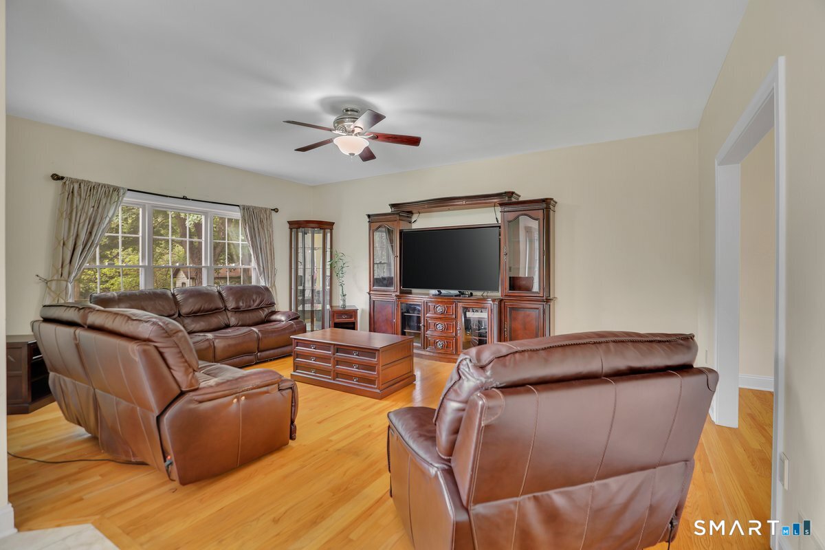 95 Higgins Road Cheshire, CT 06410 - Photo 9 of 40