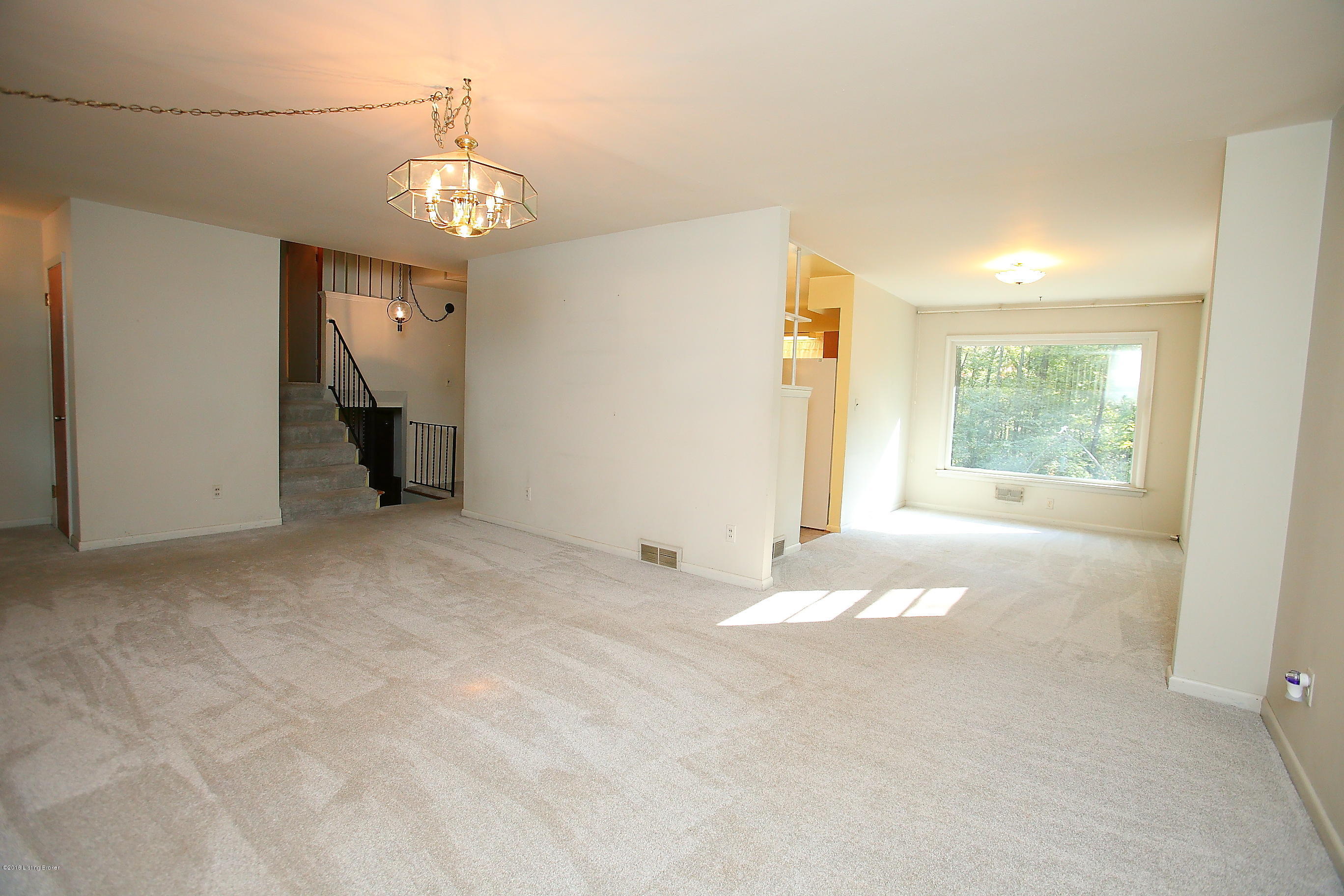 4224 Dolphin Road Houston Acres, KY 40220 - Photo 8 of 50 Living Room
