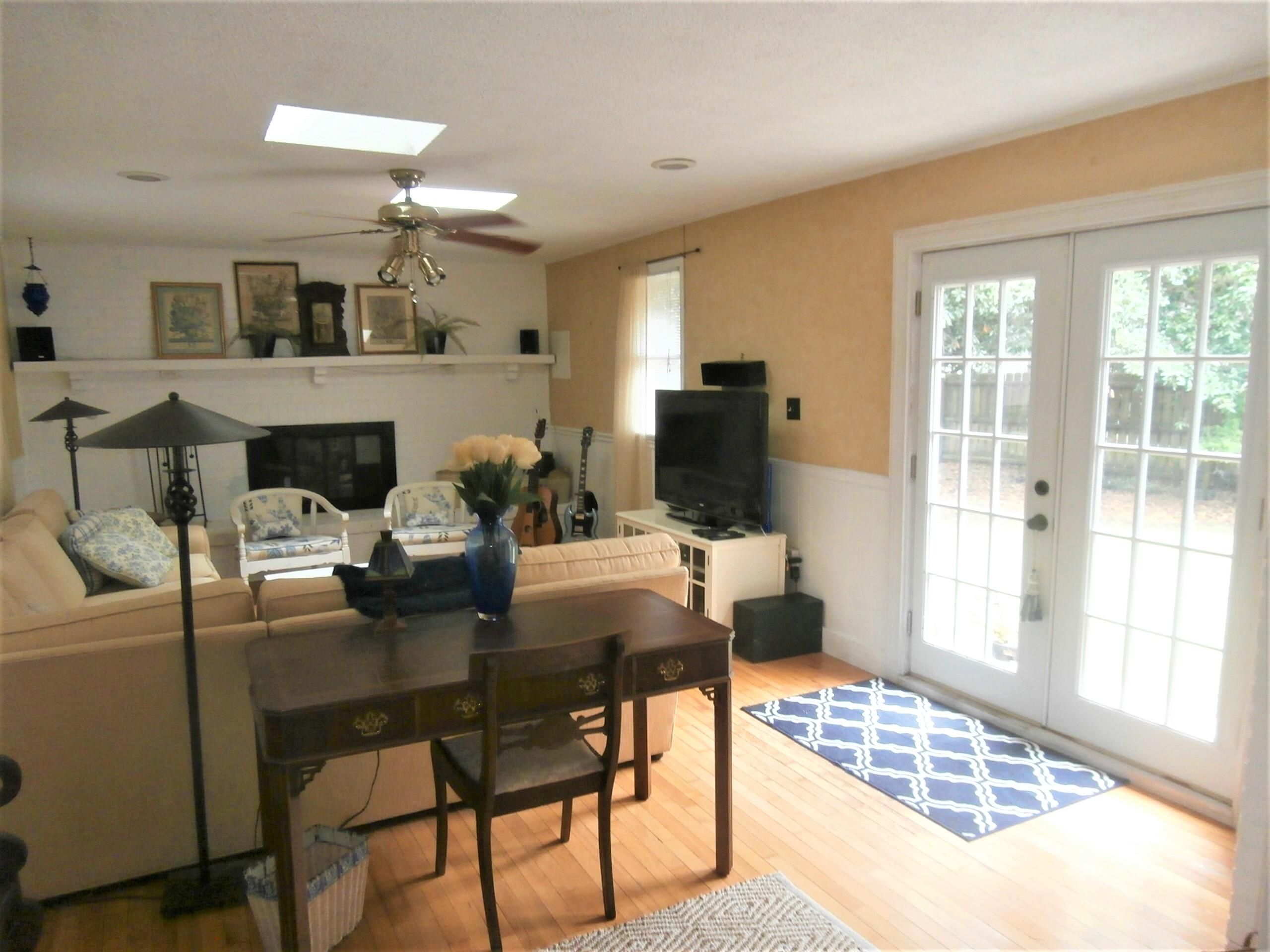 1142 Rosemead Road Mount Pleasant, SC 29464 - Photo 16 of 36 Rosmead interior (3)