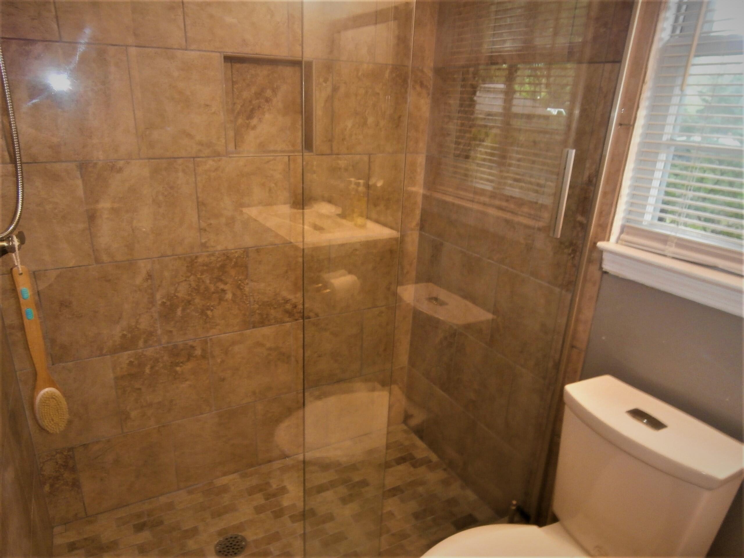 1142 Rosemead Road Mount Pleasant, SC 29464 - Photo 21 of 36 Rosmead interior (27)