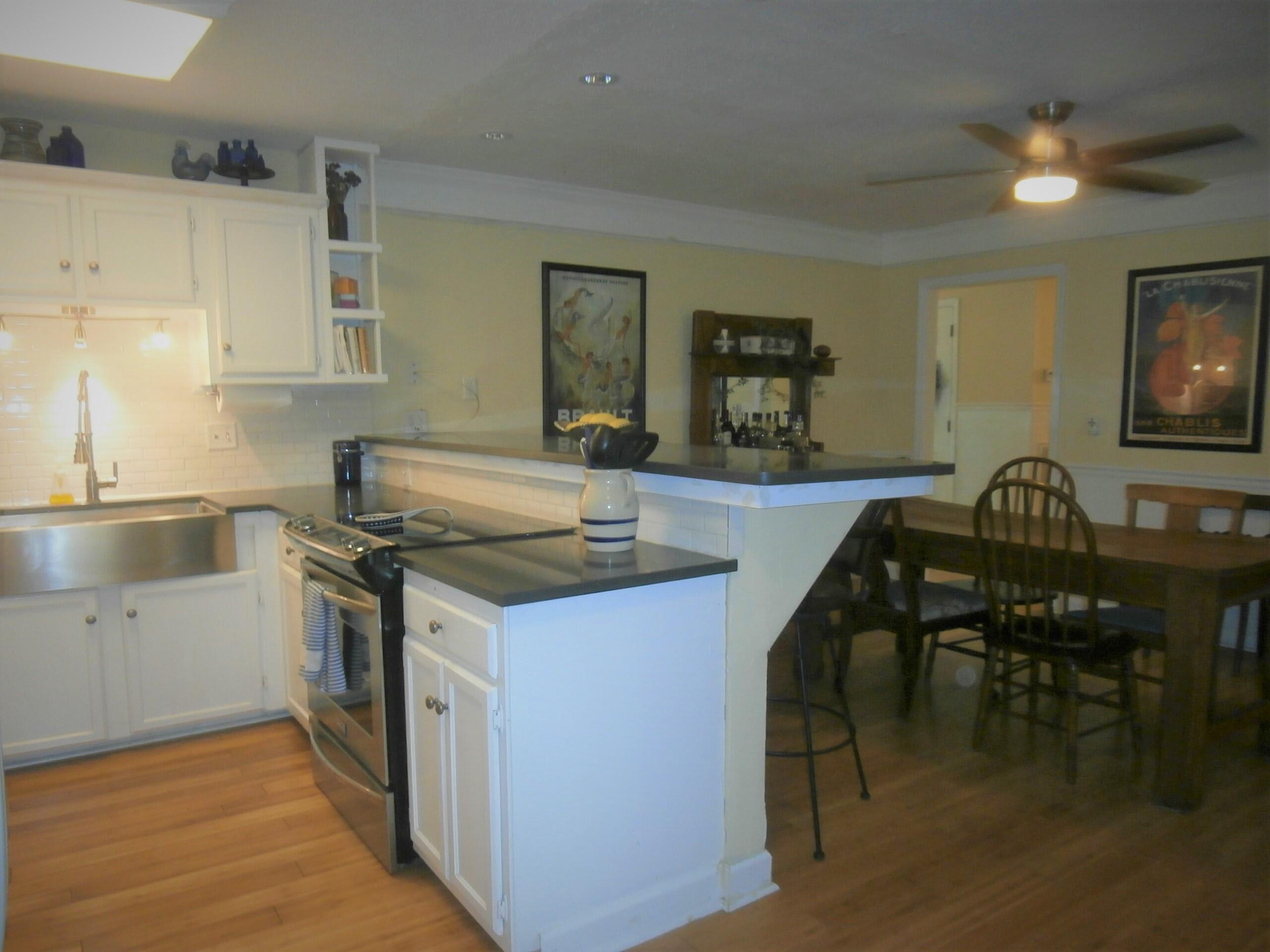 1142 Rosemead Road Mount Pleasant, SC 29464 - Photo 7 of 36 Rosmead interior (9)