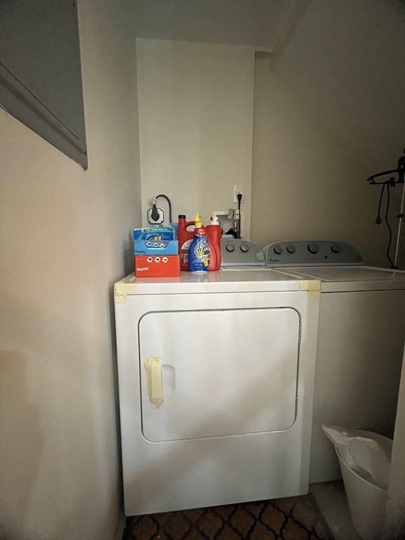 195 Grove Street, Unit 201 Cambridge, MA 02138 - Photo 13 of 20 a utility room with dryer and washer