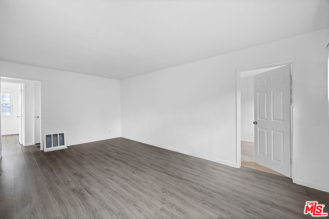 3493 Meier Street Los Angeles, CA 90066 - Photo 21 of 31 a view of empty room with wooden floor