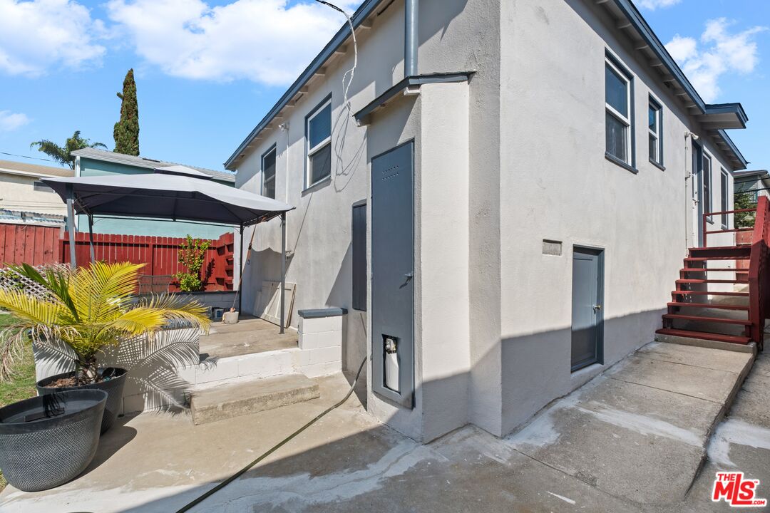 3493 Meier Street Los Angeles, CA 90066 - Photo 24 of 31 a outdoor space with patio