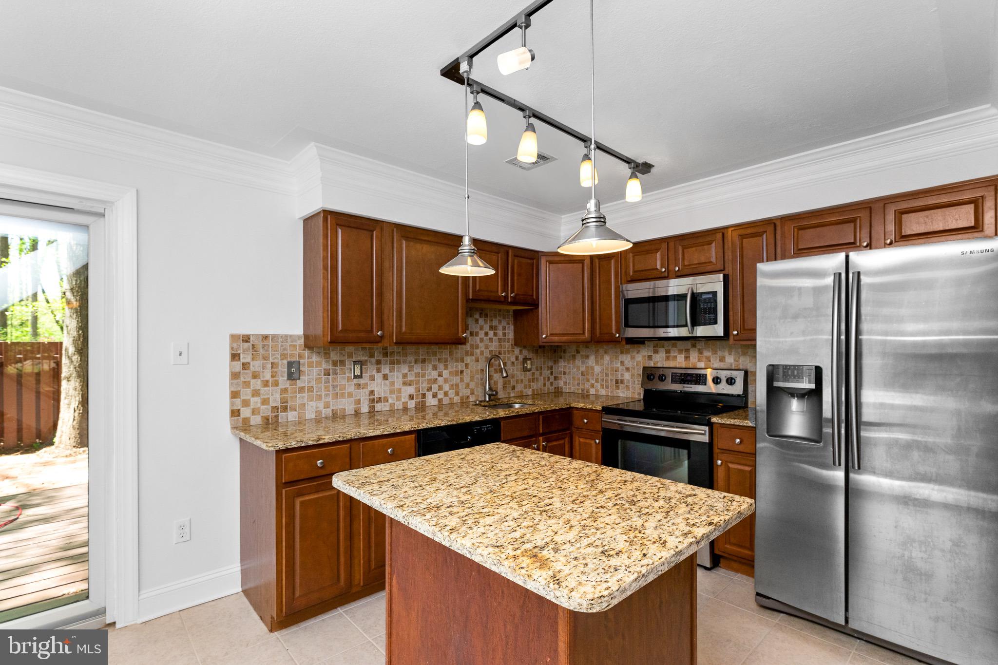2284 White Cornus Lane Reston, VA 20191 - Photo 13 of 46