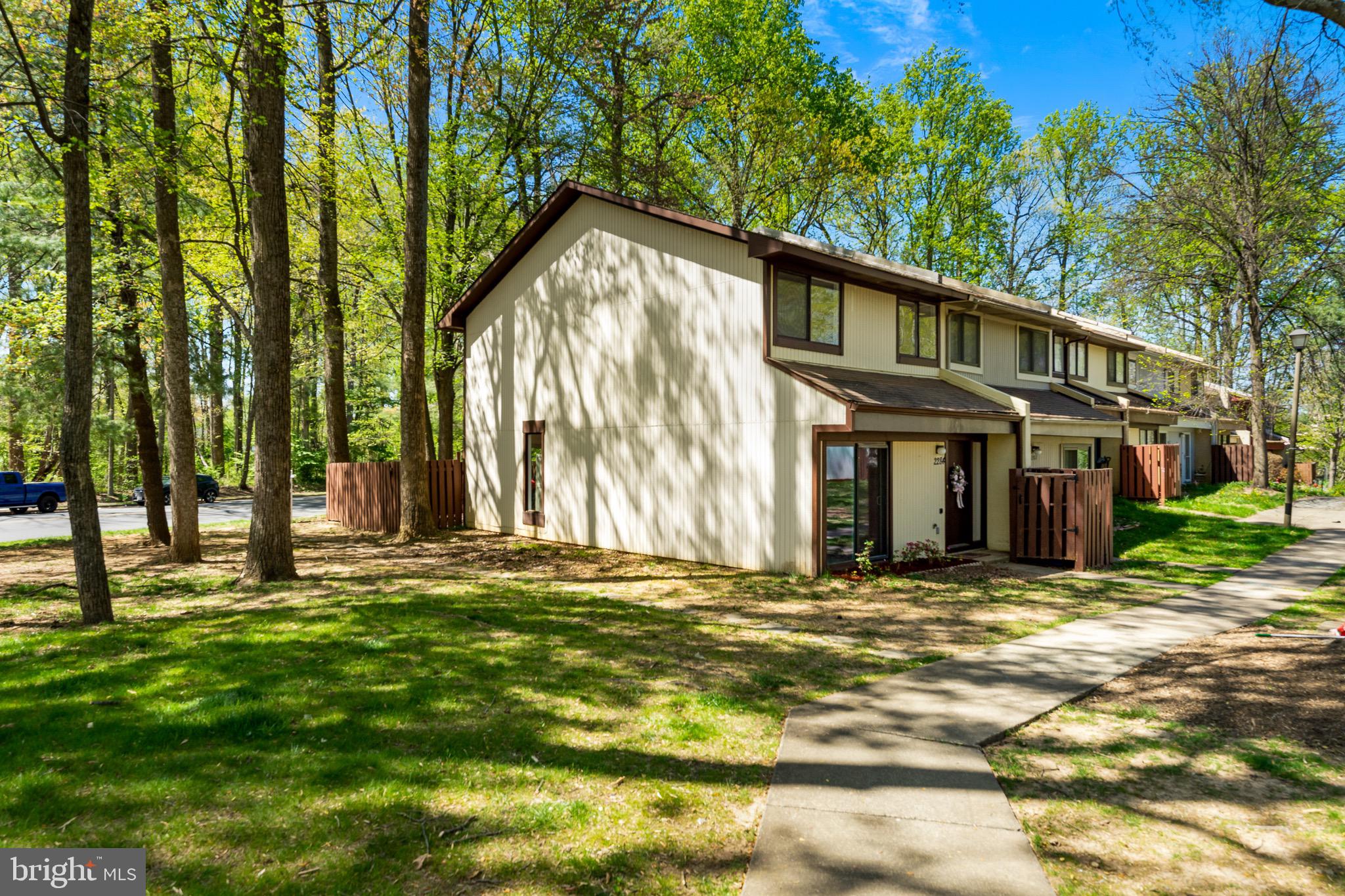 2284 White Cornus Lane Reston, VA 20191 - Photo 3 of 46