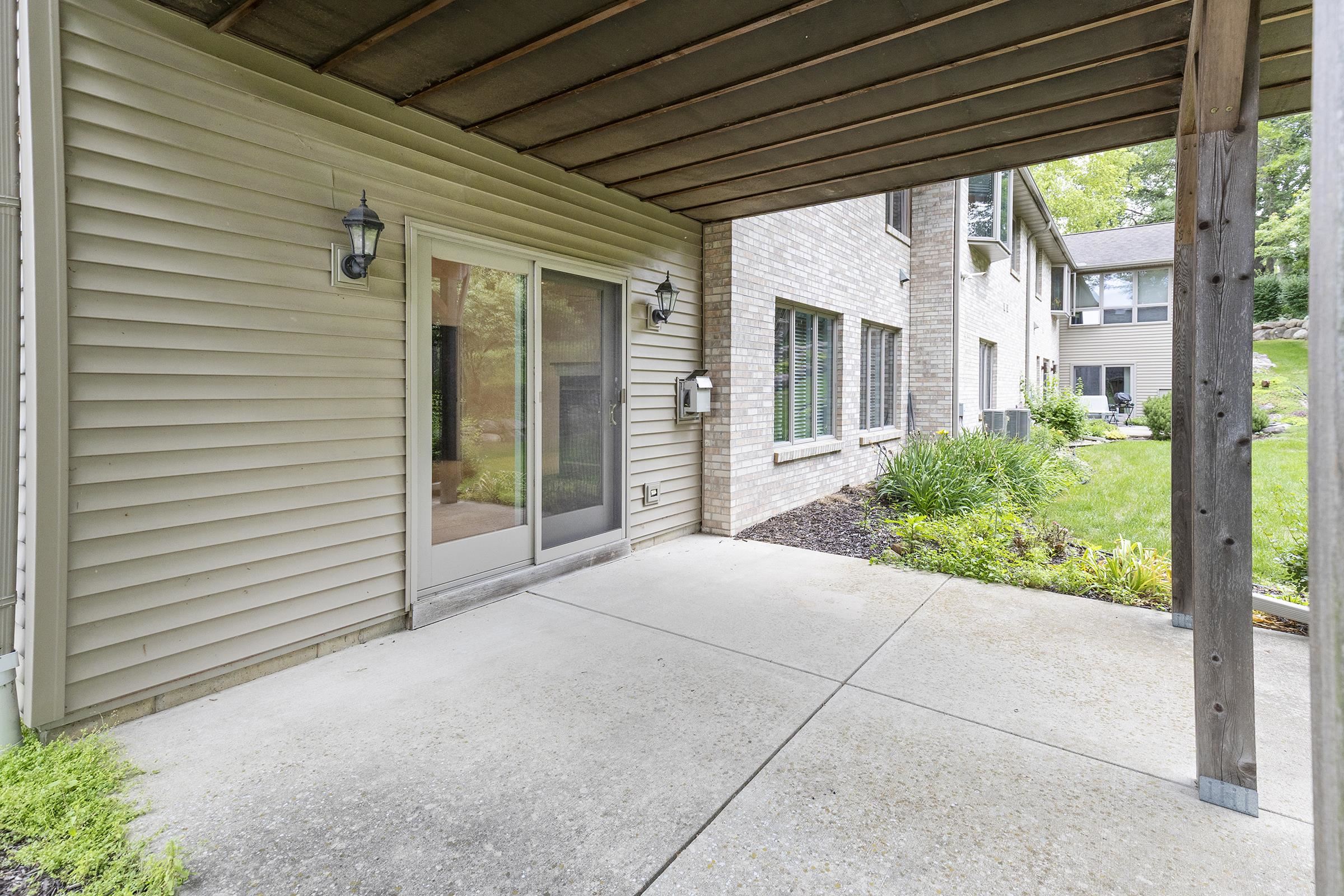 1223 West Sherman Fort Atkinson, WI 53538 - Photo 3 of 56