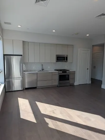 $3,100 | 3193 Washington Street, Unit PH3, Boston, MA 02130