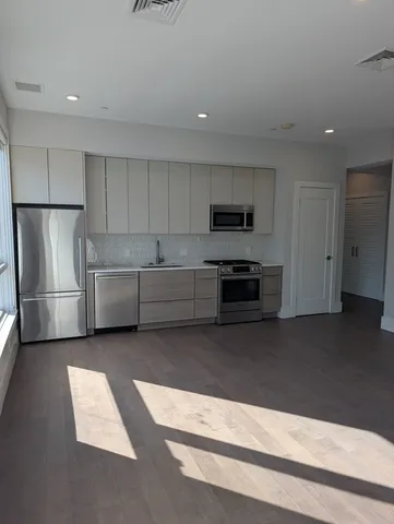 $3,100 | 3193 Washington Street, Unit PH3, Boston, MA 02130