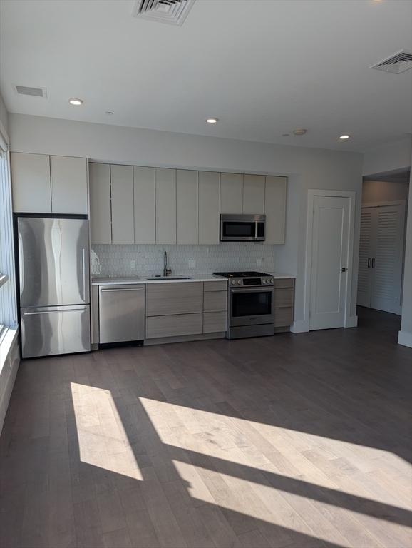 3193 Washington Street, Unit PH3 Boston, MA 02130 - Photo 2 of 15