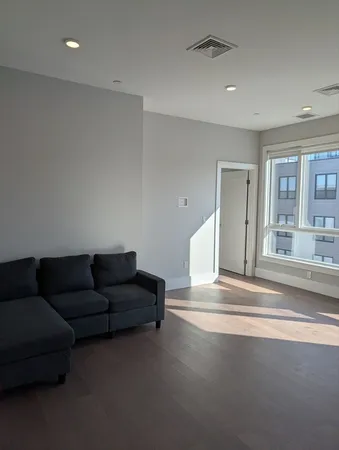 $3,100 | 3193 Washington Street, Unit PH3, Boston, MA 02130