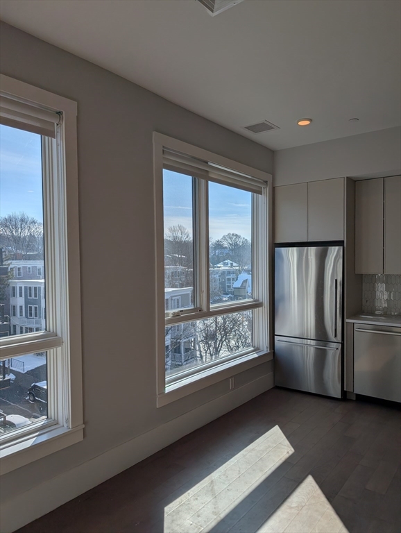 3193 Washington Street, Unit PH3 Boston, MA 02130 - Photo 5 of 15