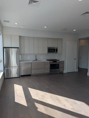 $3,100 | 3193 Washington Street, Unit PH3, Boston, MA 02130