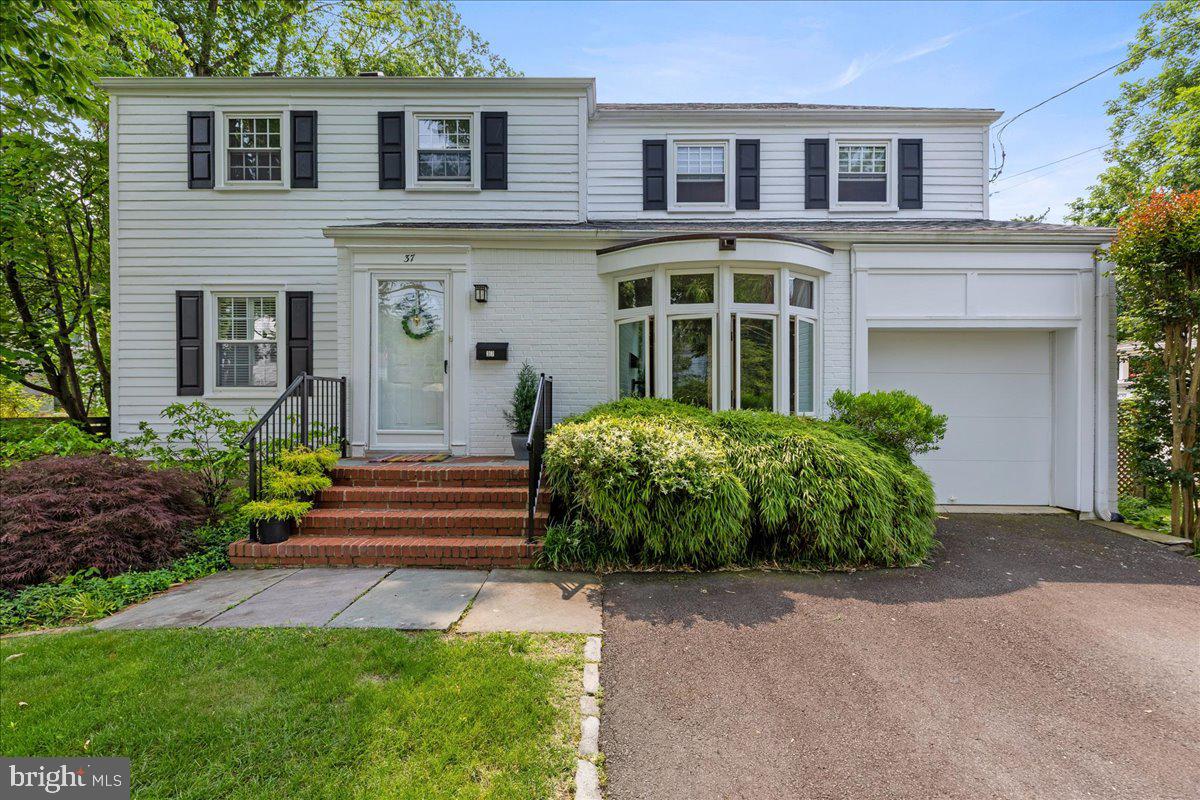 37 Southern Way Princeton, NJ 08540 - Photo 1 of 15
