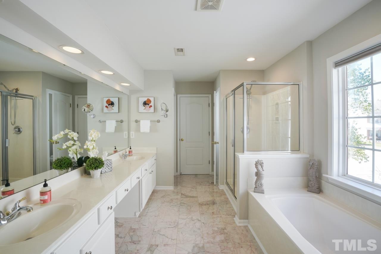 7588 Silver View Lane Raleigh, NC 27613 - Photo 17 of 30 Gallery Image 17
