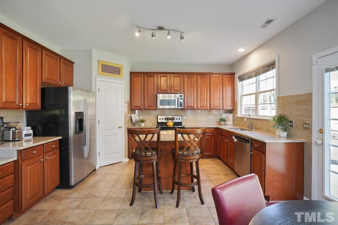 7588 Silver View Lane Raleigh, NC 27613 - Photo 6 of 30 Gallery Image 6