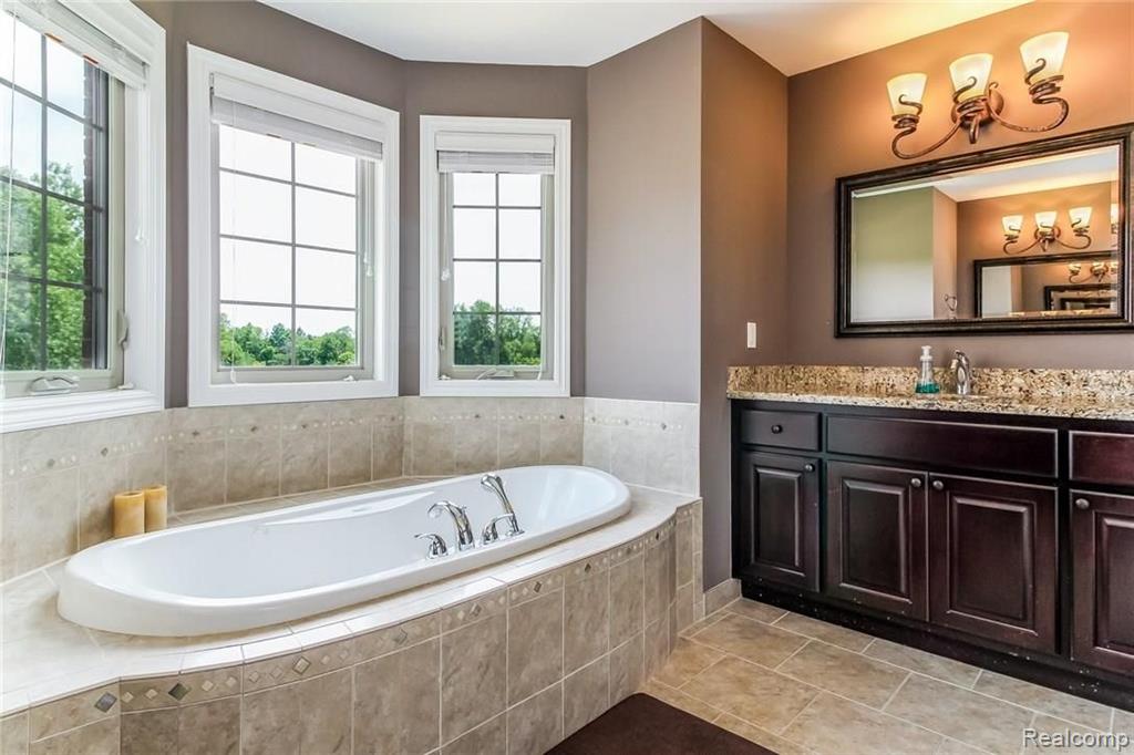 4906 Stonehenge Drive Rochester, MI 48306 - Photo 32 of 53