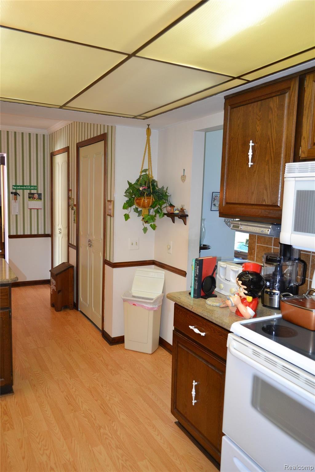 10901 Culver Road Brighton, MI 48114 - Photo 12 of 57 DSC_0364.JPG