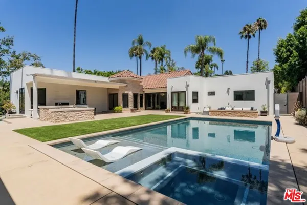 $22,000 | 17520 Embassy Drive, Encino, CA 91316