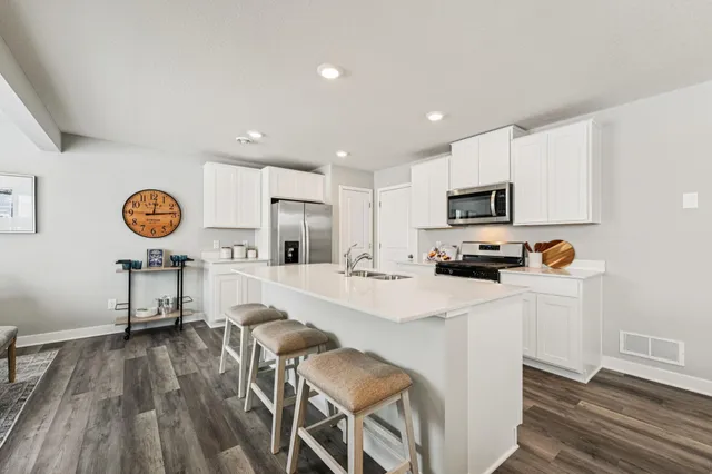 $450,000 | 960 Stone Creek Dr., Jordan, MN 55352