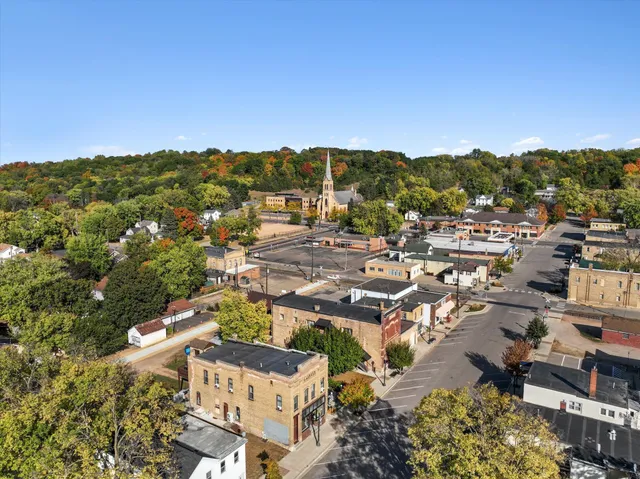 $450,000 | 960 Stone Creek Dr., Jordan, MN 55352