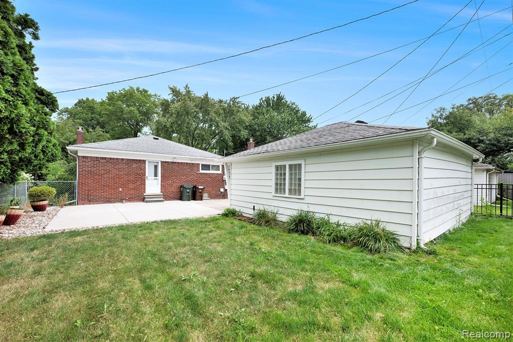 1863 Prestwick Road Grosse Pointe, MI 48236 - Photo 25 of 29