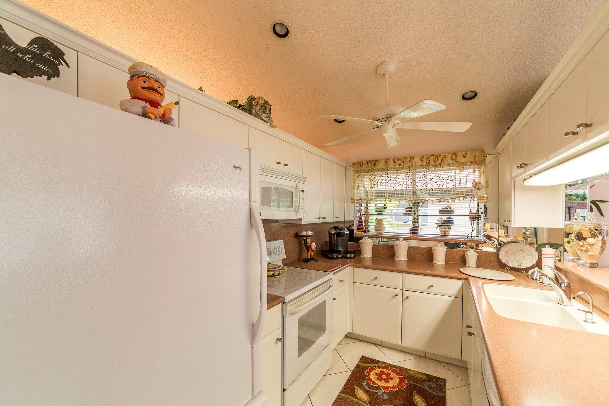 11102 Autoro Court Boca Raton, FL 33498 - Photo 4 of 29 11102 Autoro Court-16-web-