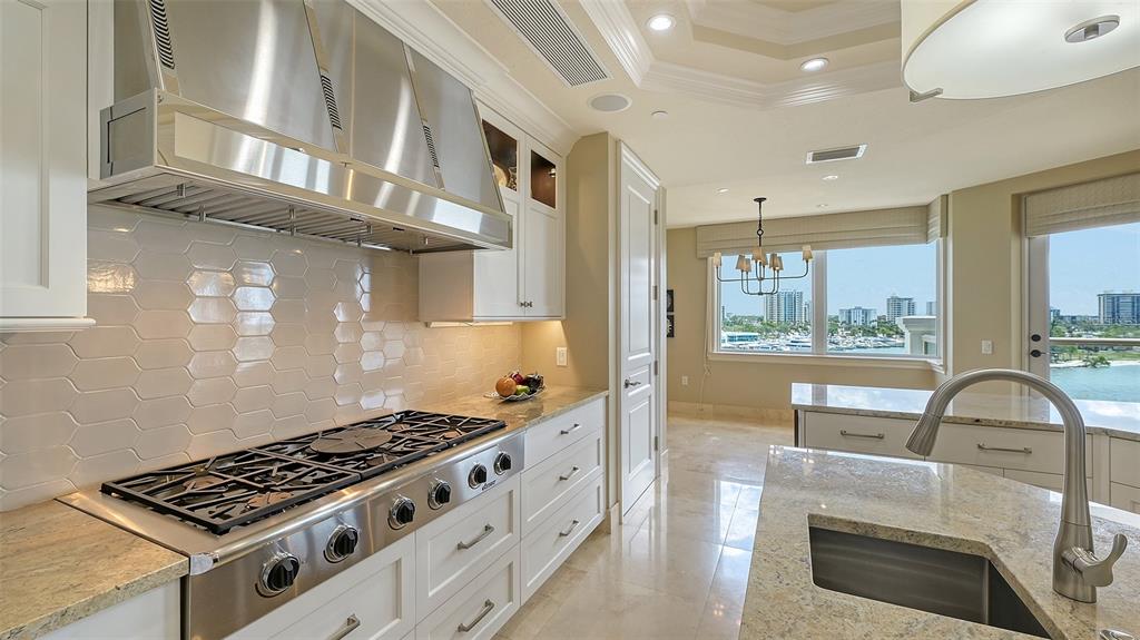 464 Golden Gate Point, Unit 702 Sarasota, FL 34236 - Photo 12 of 55