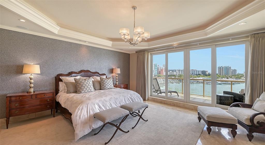 464 Golden Gate Point, Unit 702 Sarasota, FL 34236 - Photo 17 of 55