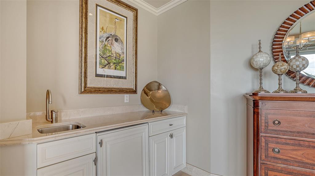 464 Golden Gate Point, Unit 702 Sarasota, FL 34236 - Photo 21 of 55