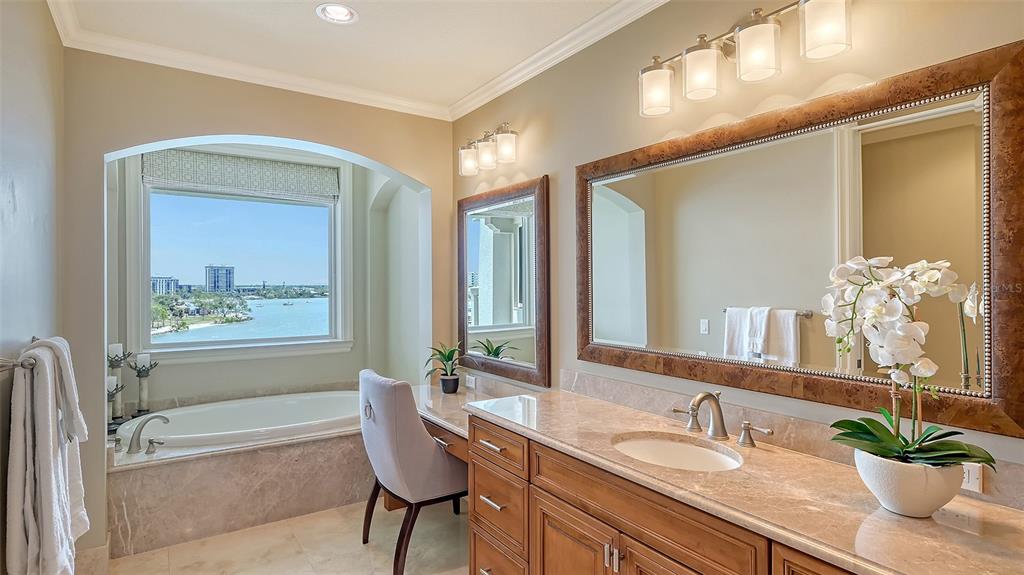 464 Golden Gate Point, Unit 702 Sarasota, FL 34236 - Photo 22 of 55