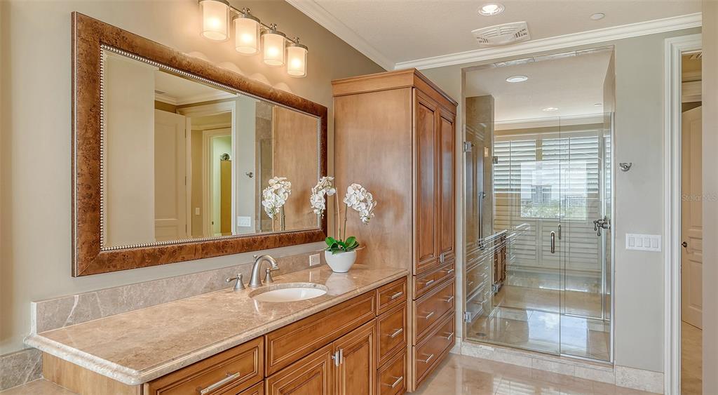 464 Golden Gate Point, Unit 702 Sarasota, FL 34236 - Photo 23 of 55