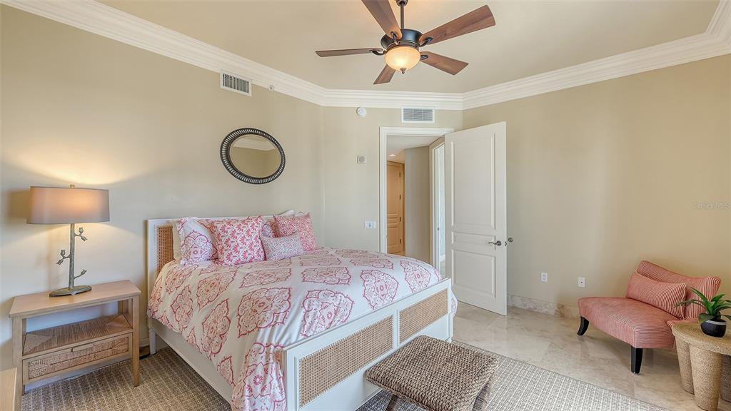 464 Golden Gate Point, Unit 702 Sarasota, FL 34236 - Photo 28 of 55