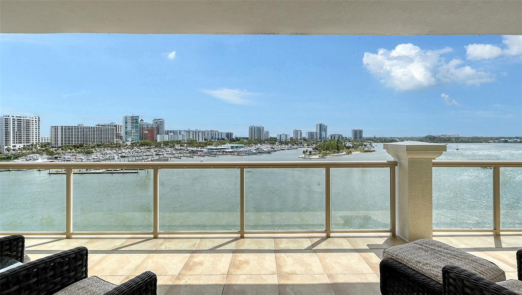 464 Golden Gate Point, Unit 702 Sarasota, FL 34236 - Photo 3 of 55