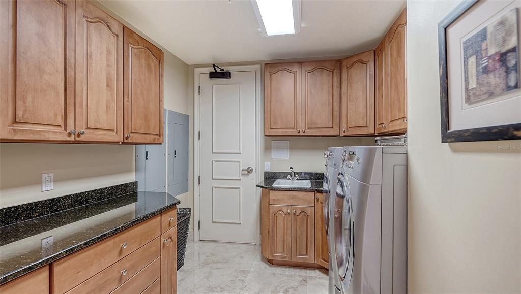 464 Golden Gate Point, Unit 702 Sarasota, FL 34236 - Photo 42 of 55