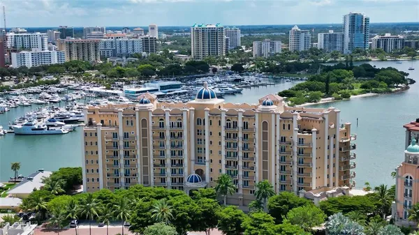 $4,295,000 | 464 Golden Gate Point, Unit 702, Sarasota, FL 34236