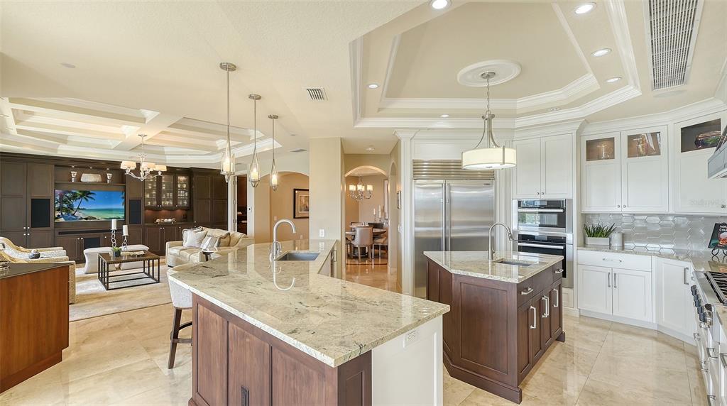 464 Golden Gate Point, Unit 702 Sarasota, FL 34236 - Photo 9 of 55