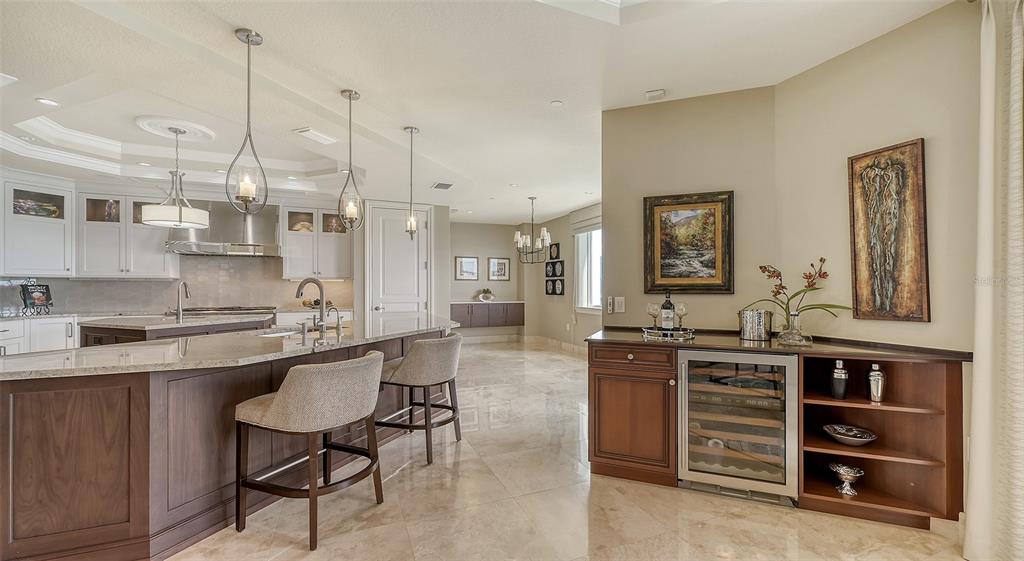 464 Golden Gate Point, Unit 702 Sarasota, FL 34236 - Photo 10 of 55