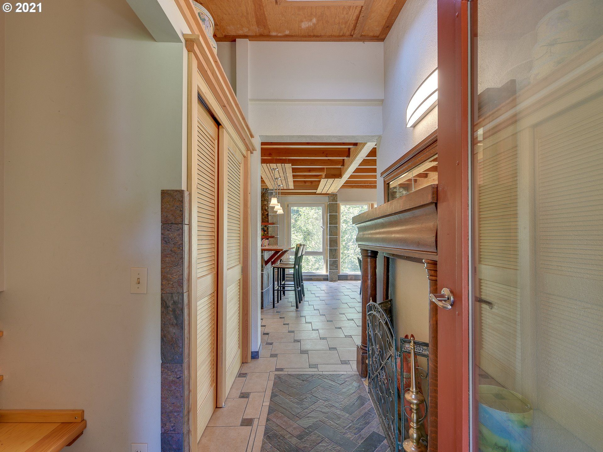52087 McKay Road Scappoose, OR 97056 - Photo 3 of 32 Gallery Image 3