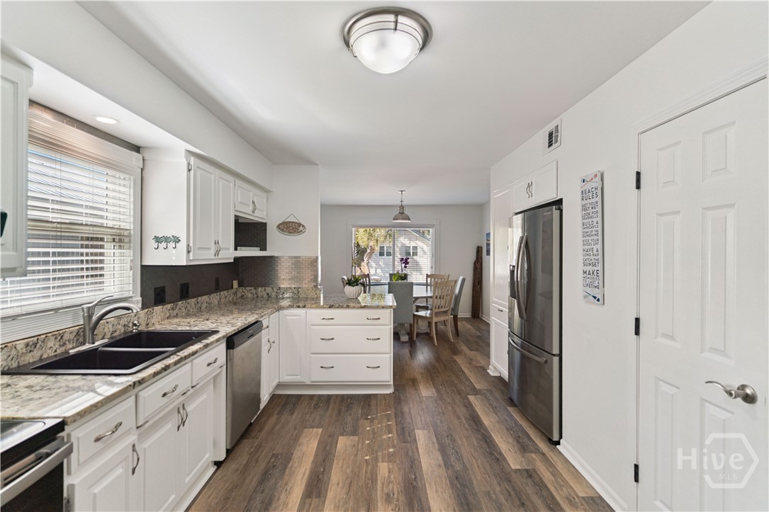 240 Georgia Street St. Simons Island, GA 31522 - Photo 11 of 42