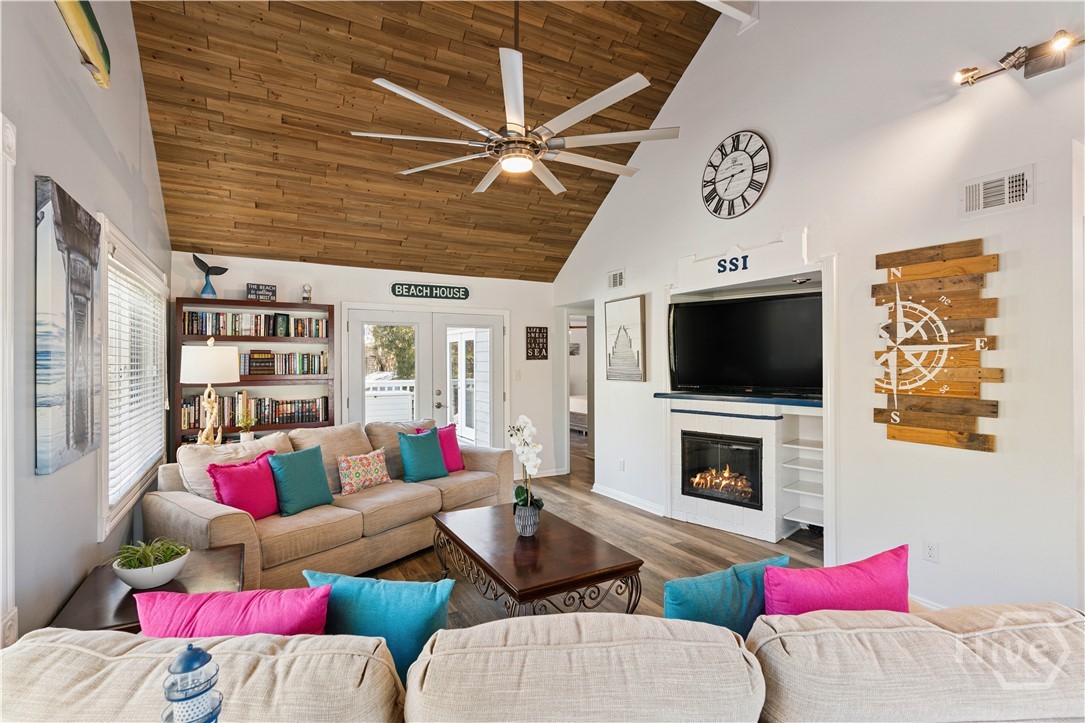 240 Georgia Street St. Simons Island, GA 31522 - Photo 2 of 42