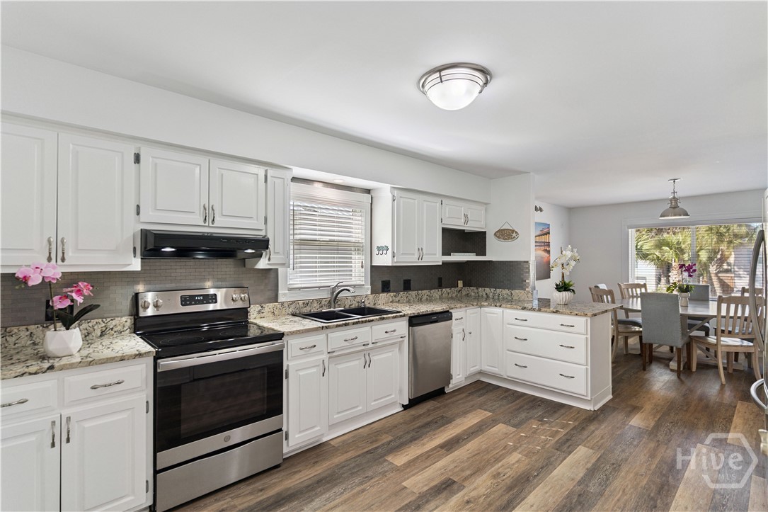 240 Georgia Street St. Simons Island, GA 31522 - Photo 7 of 42