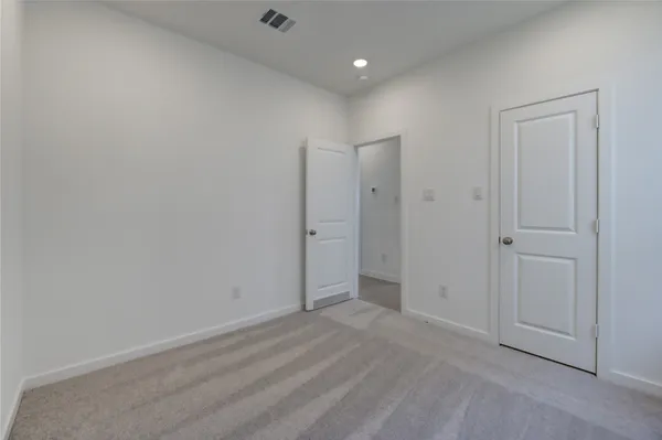 a view of empty room with window