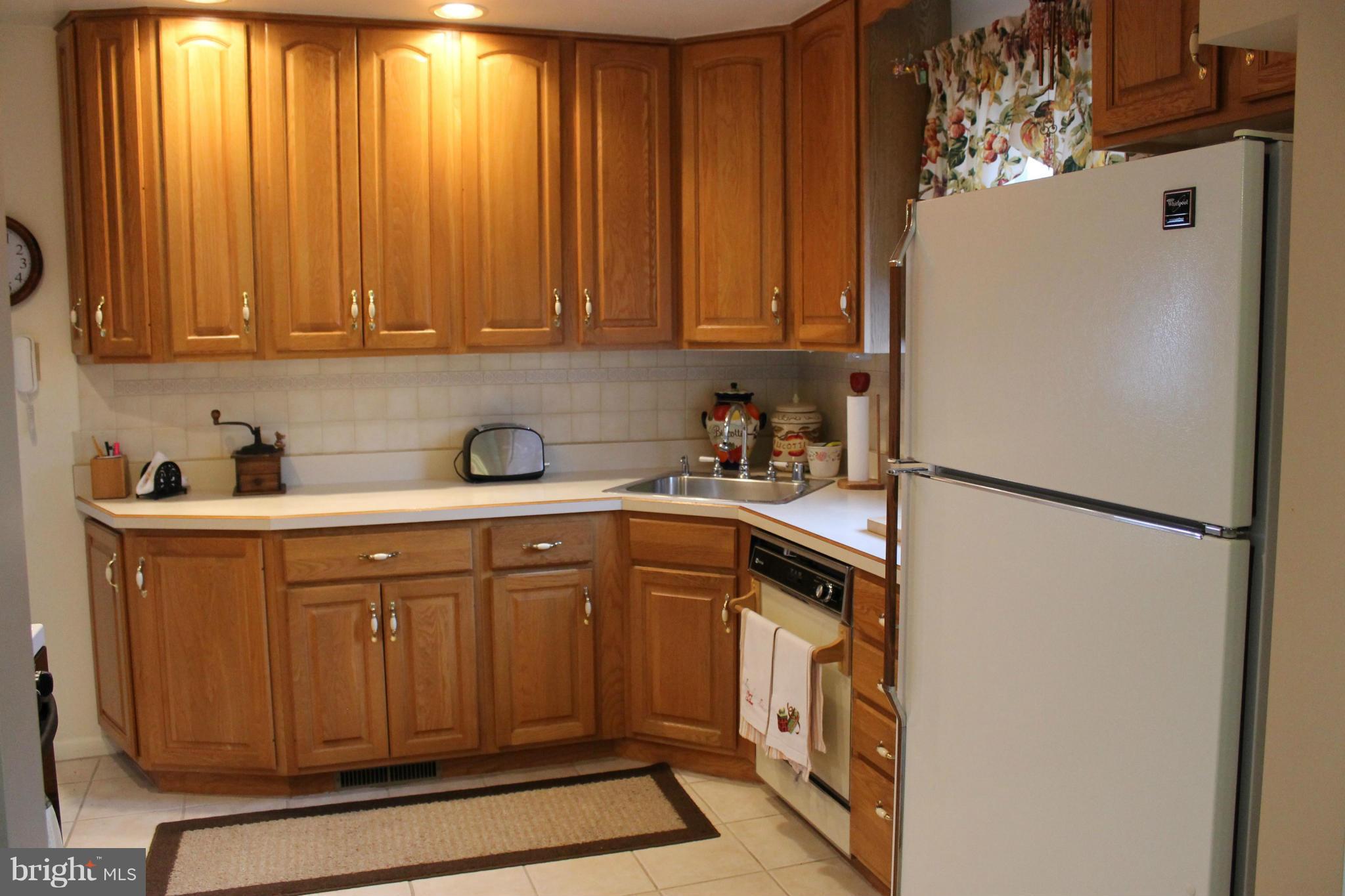 1517 Daytona Road Baltimore, MD 21234 - Photo 5 of 17 Kitchen