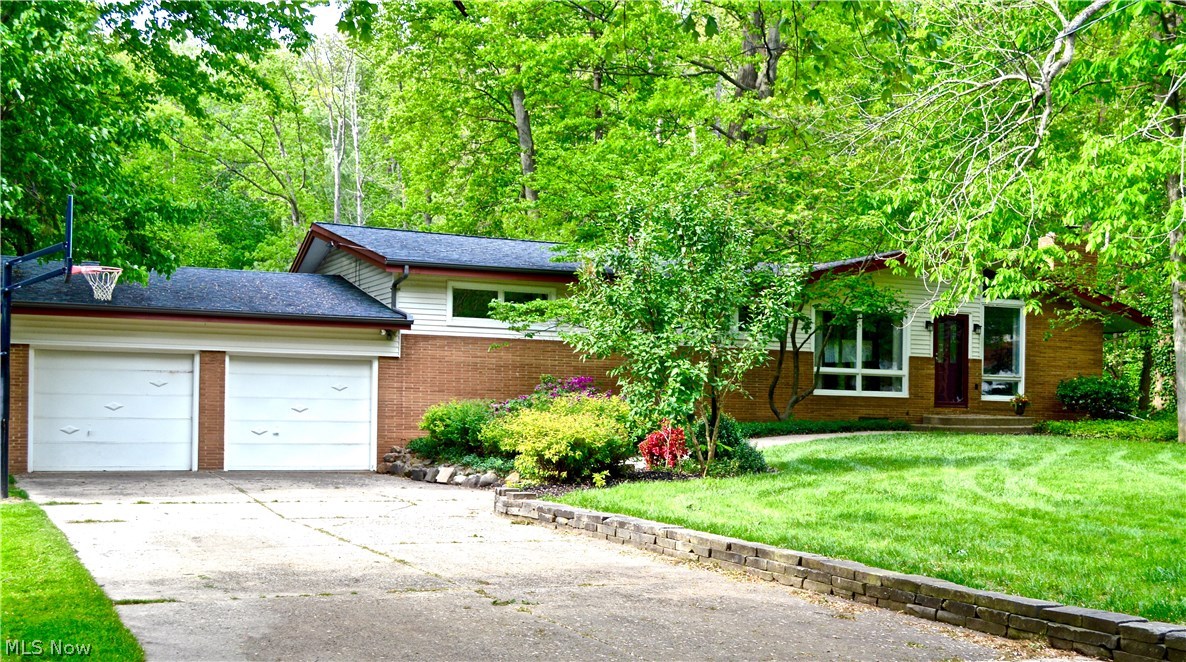 2685 Waltham Road Akron, OH 44313 - Photo 1 of 26